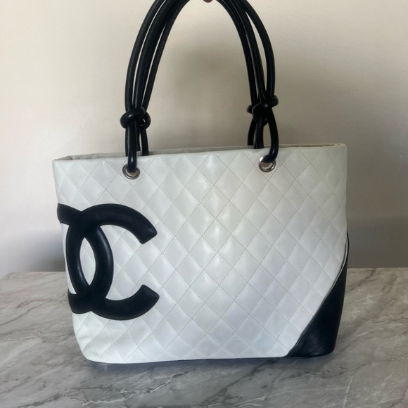 CHANEL Handbags - Chanel Cambon tote bag